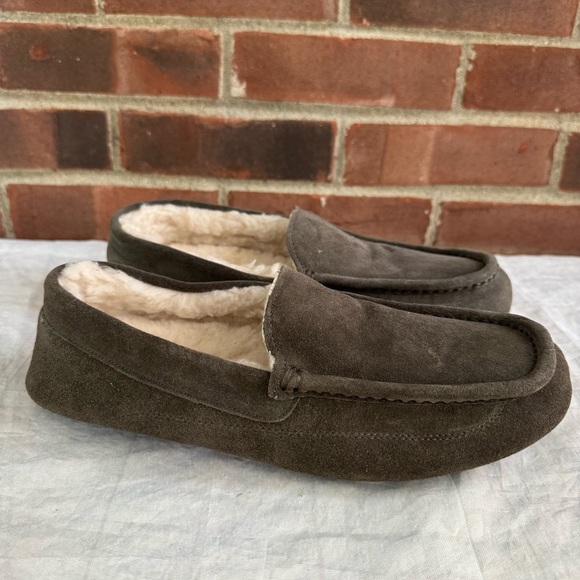 Amazon Essentials Olive suede lined slip on moccasin Slipper Men's US 9 MINT - Picture 1 of 10